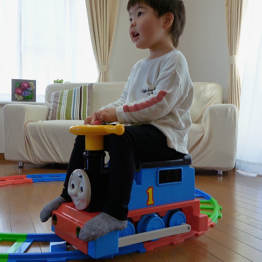 驚きの安さ 電動きかんしゃトーマススタンダードおもちゃ こども 子供 知育 勉強 ベビー 電車・機関車